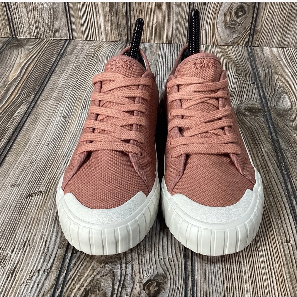 NEW Women One Vision Clay Pink Canvas Shoes
Sneakers Lace Up Casual Size 7